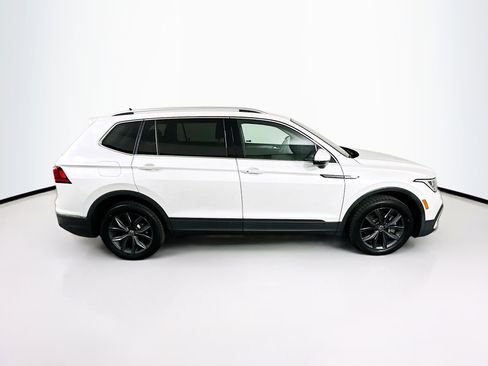 Used 2023 Volkswagen Tiguan SE image 10
