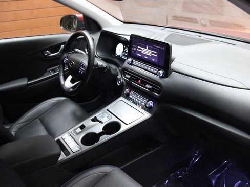 Used 2023 Hyundai Kona Limited image 10