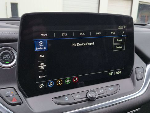Used 2025 Chevrolet Blazer LT FWD image 8