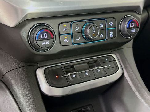 Used 2021 GMC Acadia SLT w/ Preferred Package AWD/4WD image 18