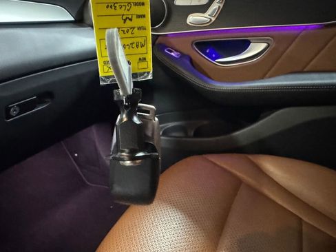 Used 2021 Mercedes-Benz GLC 300 4MATIC image 12