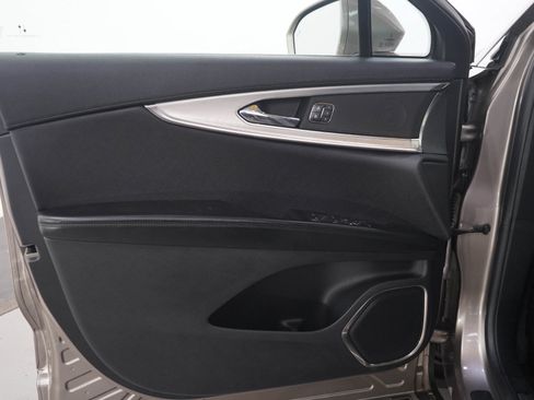 Used 2020 Lincoln Nautilus Premier AWD/4WD image 20