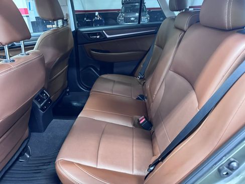 Used 2017 Subaru Outback 3.6R Touring AWD/4WD image 35