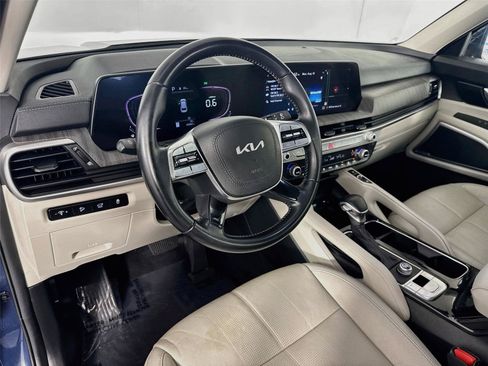 Certified 2023 Kia Telluride EX w/ EX Captain's Chair Package FWD image 9
