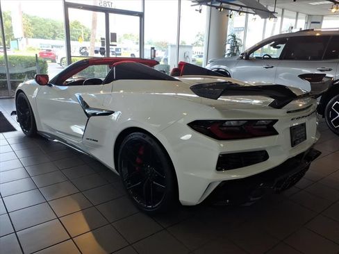 Used 2026 Chevrolet Corvette Z06 RWD image 5