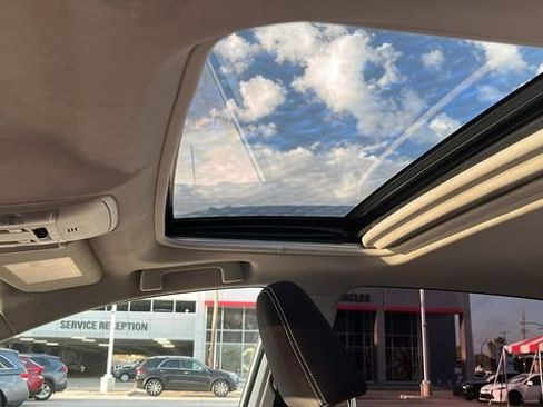 Used 2016 Toyota RAV4 XLE AWD/4WD image 16