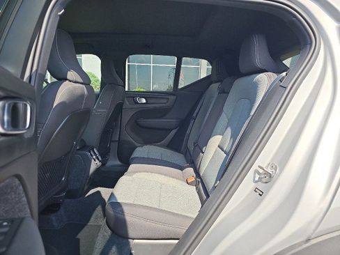 Used 2024 Volvo XC40 B5 Core AWD/4WD image 8