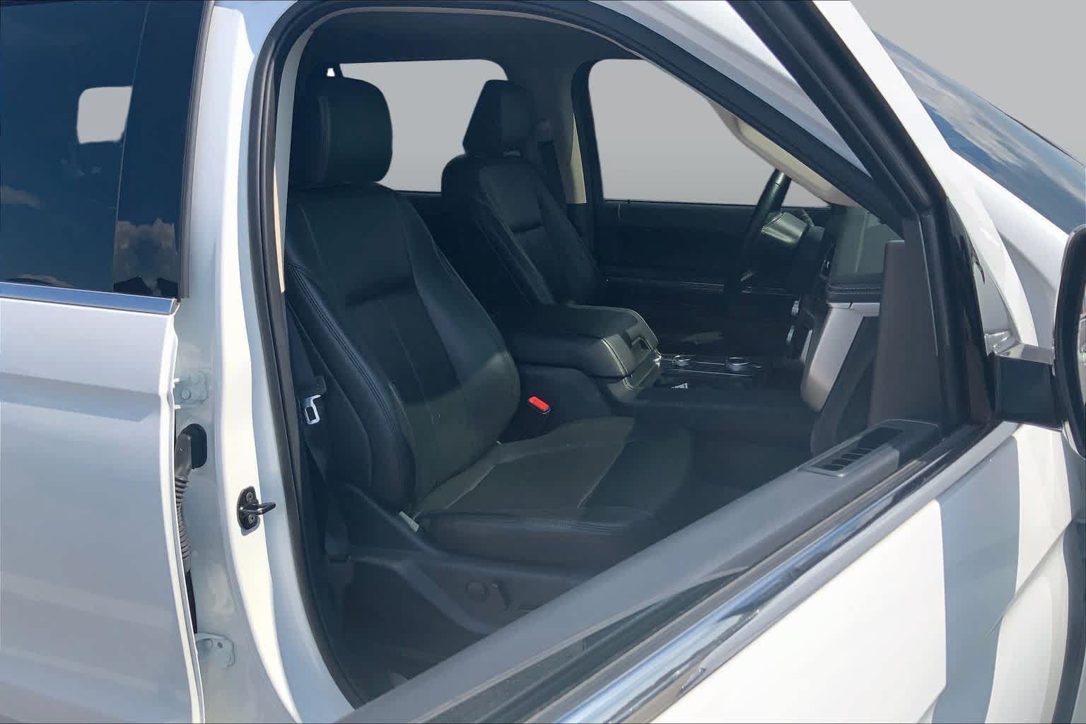 Used 2024 Ford Expedition XLT AWD/4WD image 9