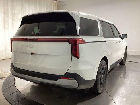 New 2026 Kia Carnival image 7