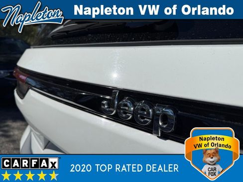 Used 2023 Jeep Grand Cherokee Laredo w/ Luxury Tech Group I image 9