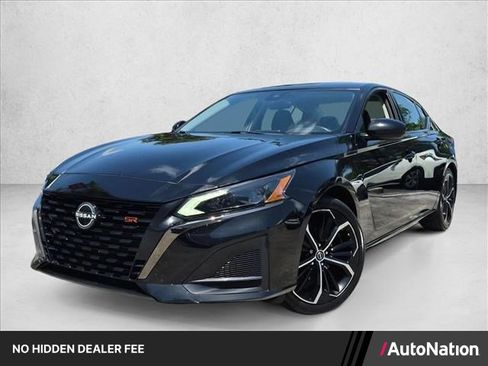 Certified 2023 Nissan Altima 2.5 SR FWD image 1