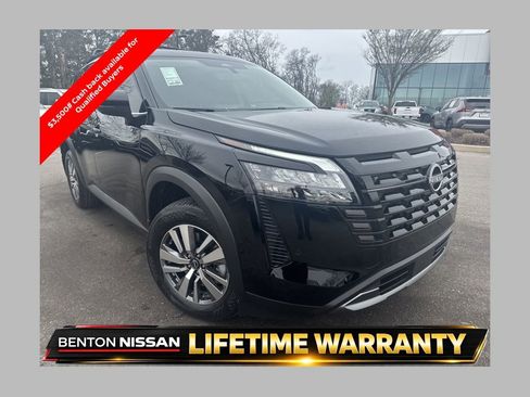 New 2026 Nissan Pathfinder SL image 1