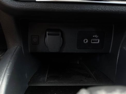 Used 2025 Nissan Versa SV FWD image 26