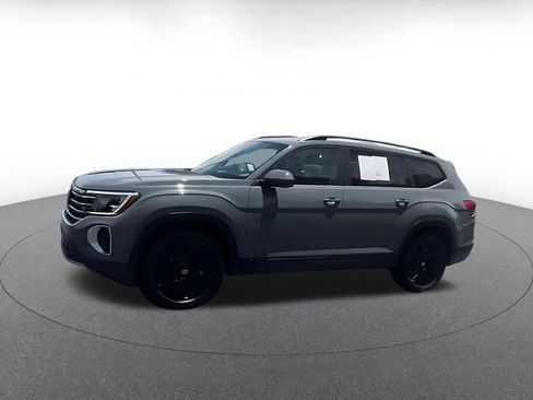 Used 2026 Volkswagen Atlas SE FWD image 8
