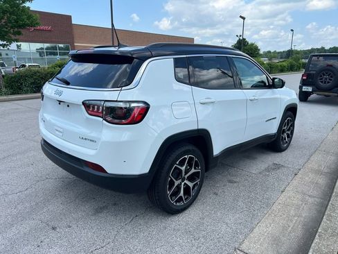 Used 2025 Jeep Compass Limited AWD/4WD image 3
