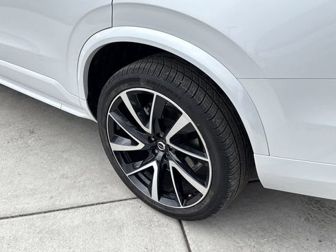 Used 2022 Volvo XC90 T6 Momentum w/ Advanced Package image 8