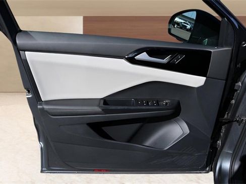 Used 2025 Volkswagen Taos S image 10