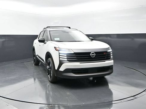 New 2026 Nissan Kicks SR FWD image 5