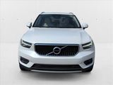 Used 2022 Volvo XC40 T5 Momentum image 2