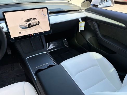 Used 2023 Tesla Model 3 Standard Range image 41