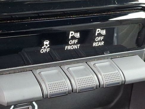 Used 2025 RAM 1500 Laramie image 25