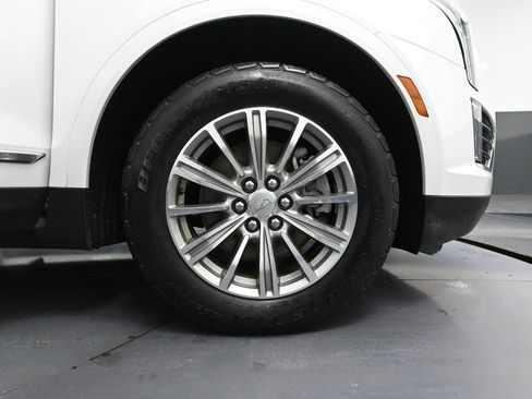 Used 2017 Cadillac XT5 Luxury image 16