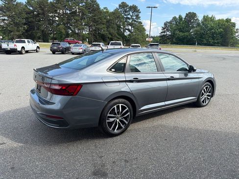 Used 2026 Volkswagen Jetta SE FWD image 8