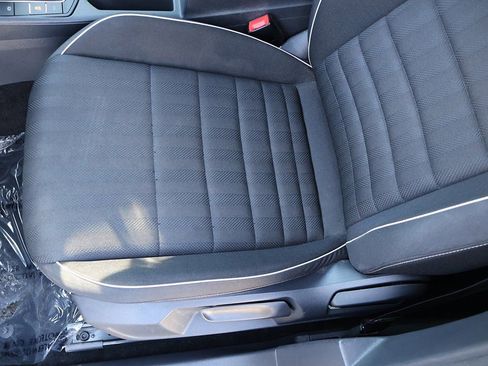 Used 2023 Volkswagen Jetta Sport image 27