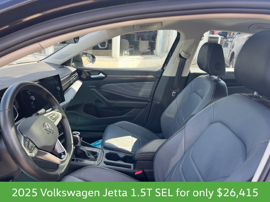 Used 2025 Volkswagen Jetta SEL FWD image 17