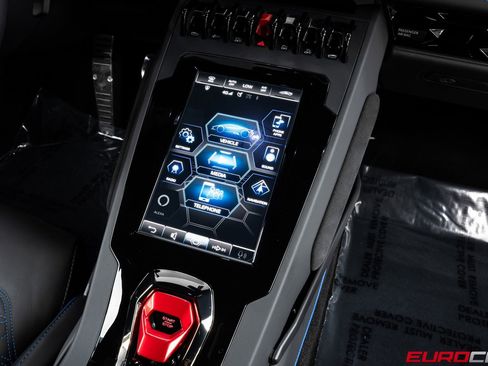 Used 2023 Lamborghini Huracan EVO image 28