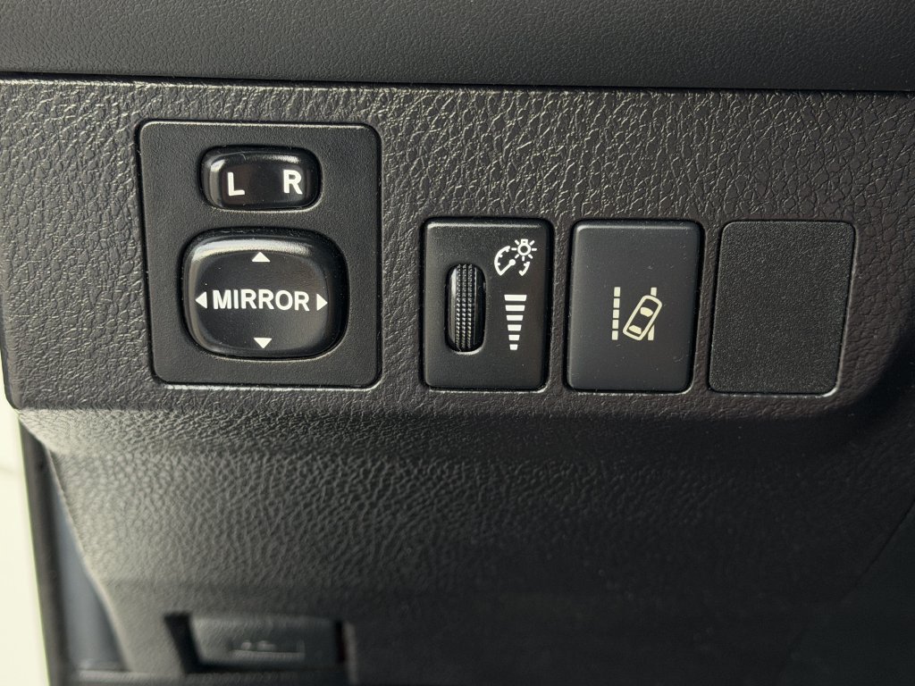 Used 2017 Toyota RAV4 LE FWD image 21