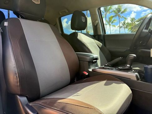 Used 2019 Toyota Tacoma SR5 image 9