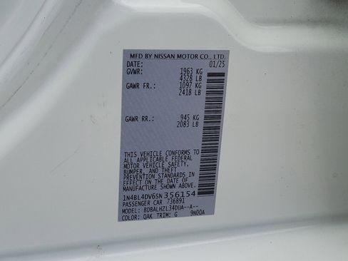 Used 2025 Nissan Altima 2.5 SV FWD image 31