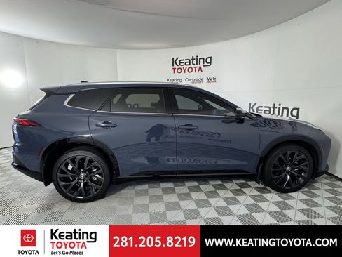 New 2025 Toyota Crown Signia image 4