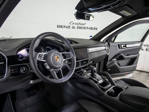 Used 2023 Porsche Cayenne image 23