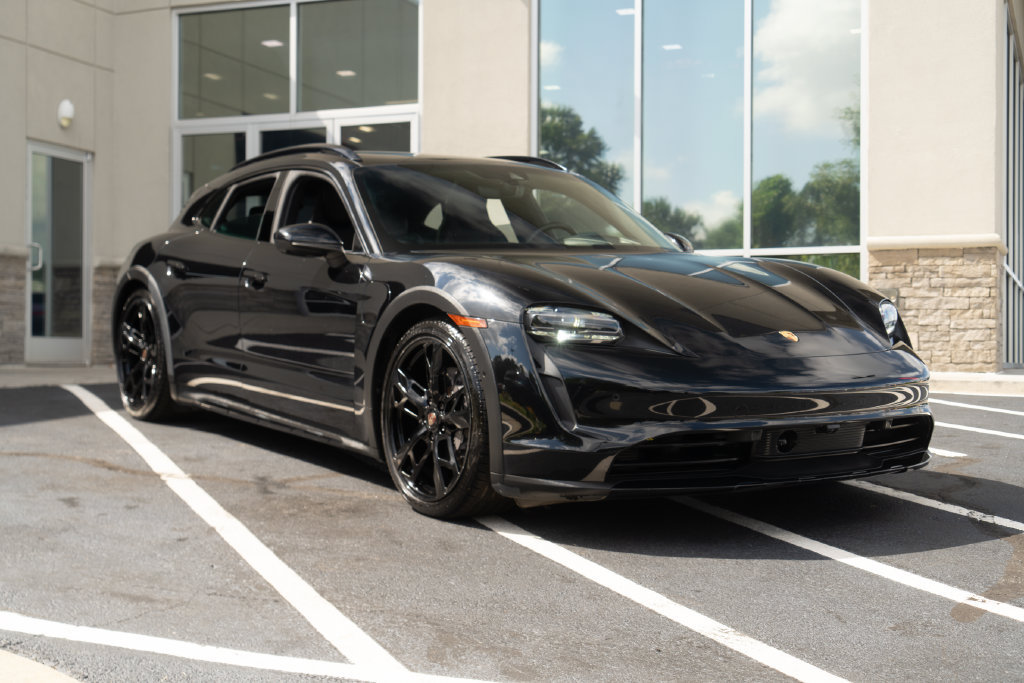 Used 2022 Porsche Taycan 4 Cross Turismo w/ Premium Package AWD/4WD image 7