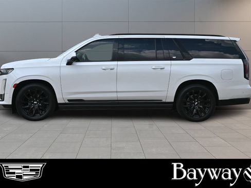 Used 2023 Cadillac Escalade ESV Sport w/ Touring Package AWD/4WD image 5