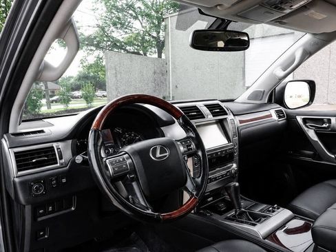 Used 2015 Lexus GX 460 w/ Premium Package AWD/4WD image 3