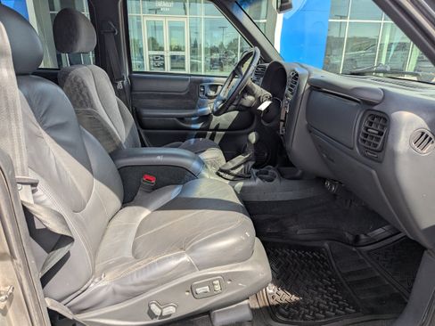 Used 2001 GMC Jimmy SLT w/ SLT Luxury Equipment Group AWD/4WD image 37