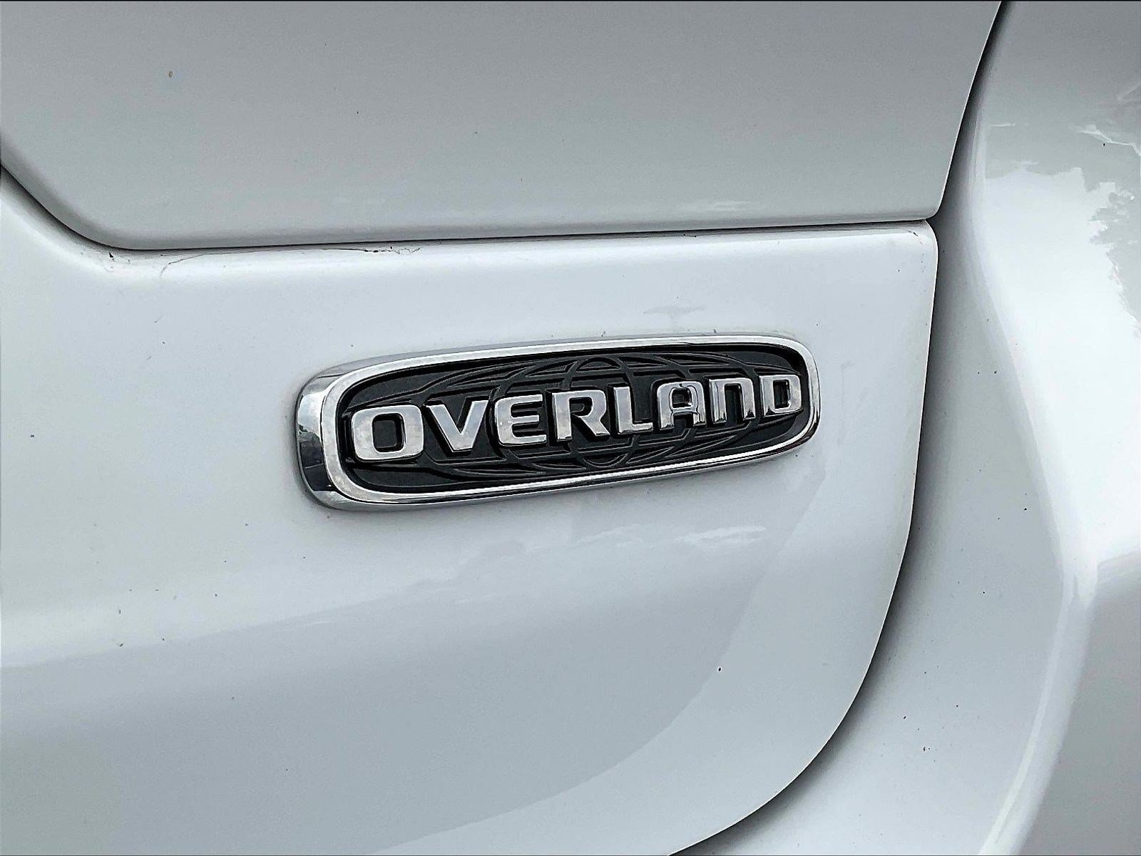 Used 2022 Jeep Grand Cherokee Overland w/ Luxury Tech Group IV AWD/4WD image 24
