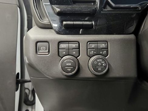 Used 2023 Chevrolet Silverado 1500 ZR2 w/ Technology Package AWD/4WD image 35