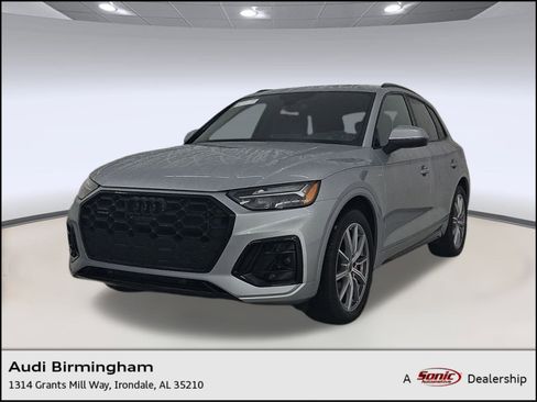 Used 2024 Audi Q5 e Premium Plus w/ Premium Plus Package image 1