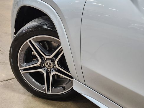 Used 2024 Mercedes-Benz GLS 450 4MATIC image 23