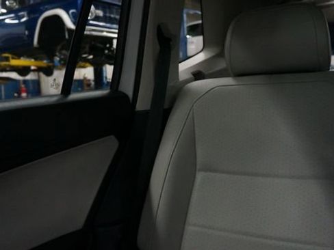 Certified 2021 Volkswagen Tiguan SE w/ Panoramic Sunroof Package image 58