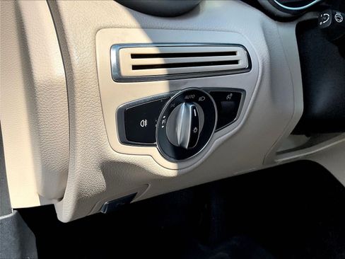 Used 2021 Mercedes-Benz C 300 4MATIC Sedan image 39