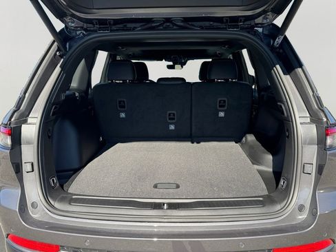 New 2026 Jeep Grand Cherokee Altitude image 14