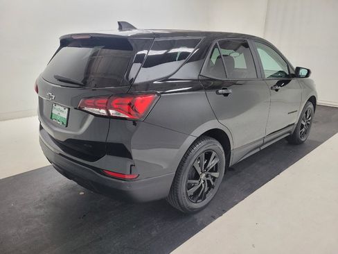 Used 2024 Chevrolet Equinox LS w/ LS Convenience Package AWD/4WD image 9