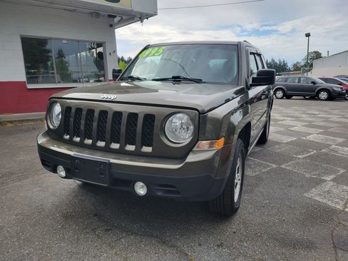 Used 2015 Jeep Patriot Sport AWD/4WD image 2