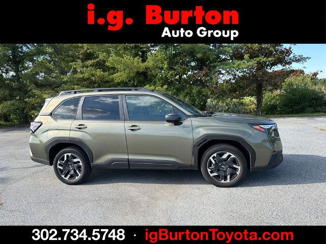 Used 2025 Subaru Forester Premium AWD/4WD image 1
