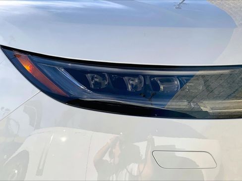 Used 2025 Land Rover Range Rover Sport Dynamic SE image 25